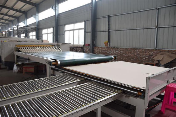 Anpassung der 1,5 kW Papierkorrugator Maschine Blechtransportmaschine DM-LM-1800
