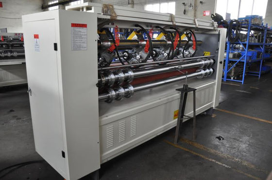 Feine Klinge 4KW 220V Slitter Scorer Ausrüstung 141m/Min Maximalgeschwindigkeit BFY-2500DT8